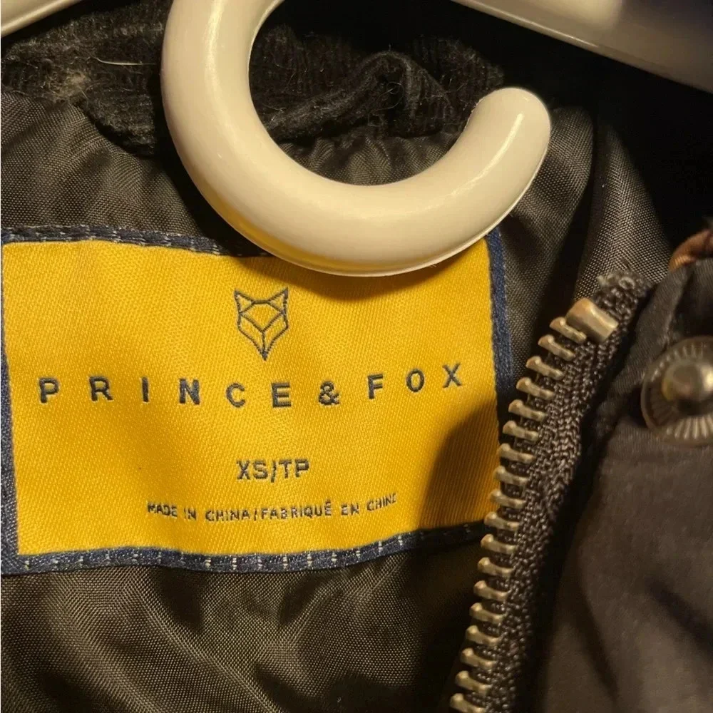 Prince and Fox Black Puffy Vest with Detailing Size XS with Hood - Picture 5 of 6